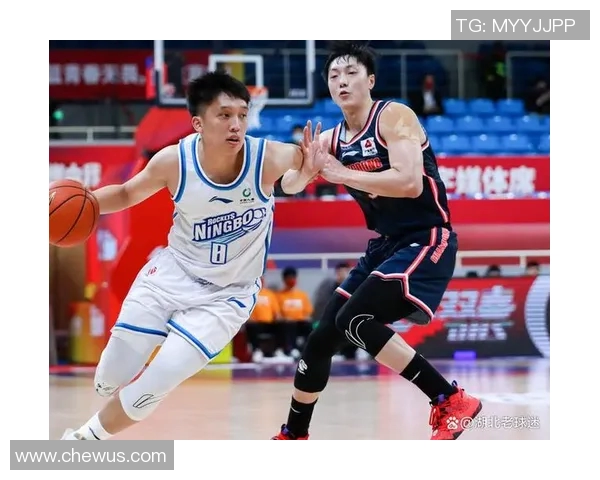 重庆足球队强势领跑精英赛积分榜以82分稳居第一位置